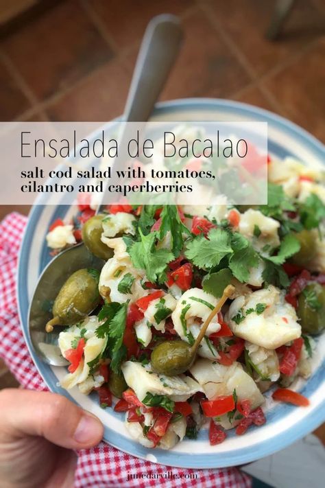 Bacalao Salad, Cod Salad, Bacalao Recipe, Tapas Dinner, Valentines Food Dinner, Recipe Italian, Savory Salads, Fish Salad, Cod Recipes