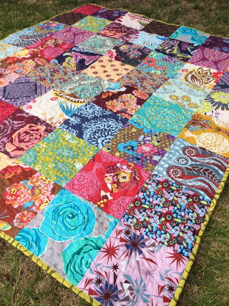 Anna Marie Horner Patterns, Anna Maria Horner Quilt Patterns, Anna Maria Horner Quilts, Birthday Quilt, Anna Maria Horner Fabric, Bee Quilt, Moon Board, Anne Maria, Quilt Big