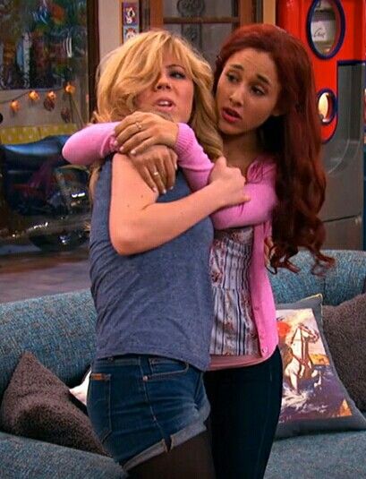 Jennette McCurdy & Ariana Grande Sam&Cat Nickelodeon Cast, Ariana Grande Cat, Jeannette Mccurdy, Victorious Cast, Which Character Are You, Babysitting Jobs, Sam & Cat, Sam And Cat, Jennette Mccurdy