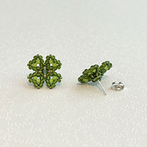 Simple Bead Earrings, Something Green, Earring Kit, Beaded Earrings Tutorials, Jewerly Beads, Felt Jewelry, Beaded Jewelry Tutorials, Beaded Earrings Patterns, Clover Earrings