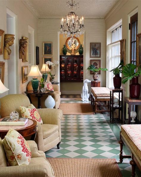 Traditional Sunroom With Victorian Tile Floor English Country Interiors, Victorian Tile, Sunroom Designs, English Country Decor, White Tile Floor, English Decor, English Country Style, Studio Interior Design, Country Interior