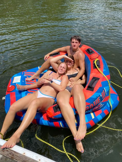 Lake House With Friends, Lake Pics With Friends, Couple Boat, House With Friends, Lake Couple, Pics With Friends, Hate Summer, Future Man, Bff Things