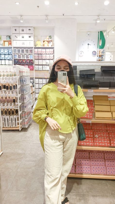 Lemon Green Outfit, Green Lemon, Green Outfit, Lightroom, Women's Fashion, Lemon, Green