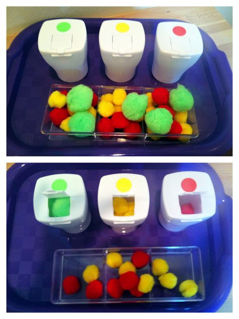 Pom Pom sorting tot tray with empty gum containers. I have had this idea in the back of my mind for the longest time & I finally put it together! My 2 year old loves this one! Pom Pom Sorting, Tot Trays, Busy Boxes, Task Boxes, Work Boxes, Petite Section, Ribbed Shirt, Tot School, Toddler Learning Activities