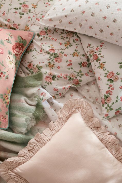 Add a pop of colour to your home with our striking new cushions and throws.⁣ Laura Ashley Fashion, Floral Print Bedding, Laura Ashley Bedding, Super King Duvet Covers, 100 Cotton Duvet Covers, Double Duvet Covers, Cotton Bedding Sets, Single Duvet Cover, Garden Pillows