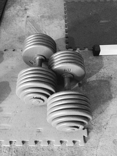 120 pound dumbbells - barn gym Barn Gym, Bodybuilding Pictures, 120 Pounds, Gym Art, Gym Stuff, Bodybuilding Motivation, Gym Equipment, Bodybuilding, Gym