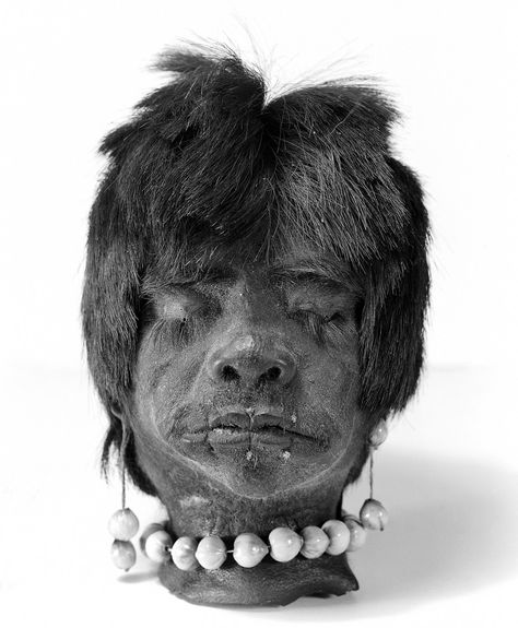 How to Make a Shrunken Head - Dread Central Shrunken Heads, Shrunken Head, Head Hunter, Creepy Vintage, Creepy Images, Ancient Origins, Central American, African Men, Ancient Cultures