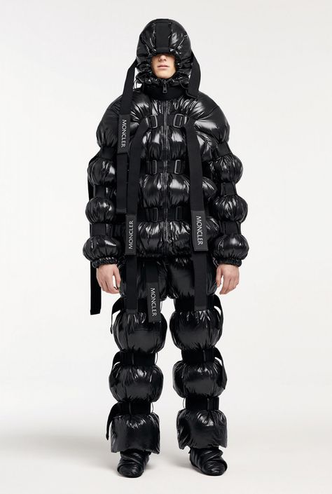 Moncler C's Fall Collection Is Filled With Oversized Steez Craig Green, Weird Fashion, Futuristic Fashion, Mode Vintage, Fashion Details, Runway Fashion, Cyberpunk, All Black, Fashion Inspo Outfits