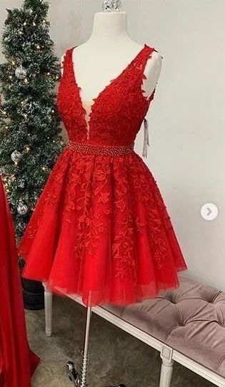 Sweet 16 Dresses Short, Prom Dress Short Lace, Dress With Applique, Damas Dresses, Paddy Kelly, Dama Dresses, Hoco Dress, Quince Ideas, Red Homecoming Dresses