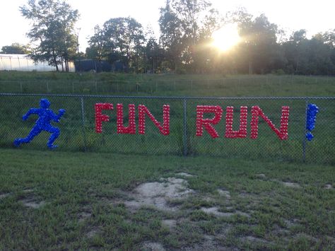 Boosterthon Fun Run design with Solo Cups at New Providence Elementray in Lexington, SC. Jog A Thon Decorations, School Fun Run Decorations, Boosterthon Fun Run, Fun Run Ideas School, Apex Fun Run, School Fun Run, Pto Events, Jesse Hall, Pta Ideas