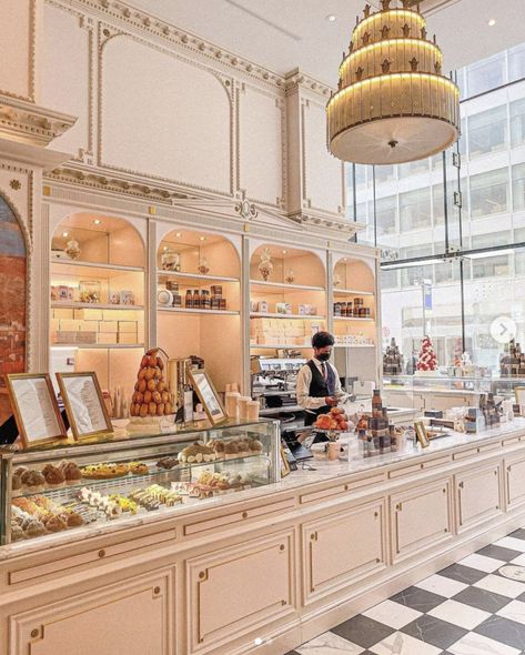 Desert Shop Interior Design, Bakery Aesthetic Interior, Pastry Shop Interior, Luxury Bakery, Cake Shop Interior, Cafe Pastry, Cake Shop Design, Boutique Patisserie, Patisserie Shop