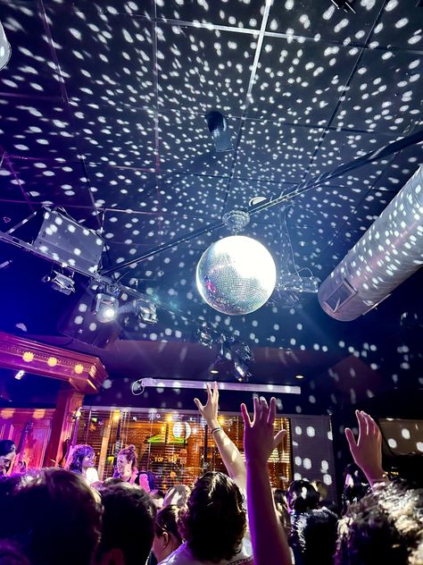 Night out , disco ball , mirror ball , fun , party , club , bar , nightlife , photography , music , coverband , live music , lights , crowd , summer , city , philadelphia Disco Night Party Decorations, Mic Photography, Nightlife Photography, Ball Mirror, Disco Ball Mirror, City View Night, Disco Bar, Photography Moodboard, Cocktail Party Decor