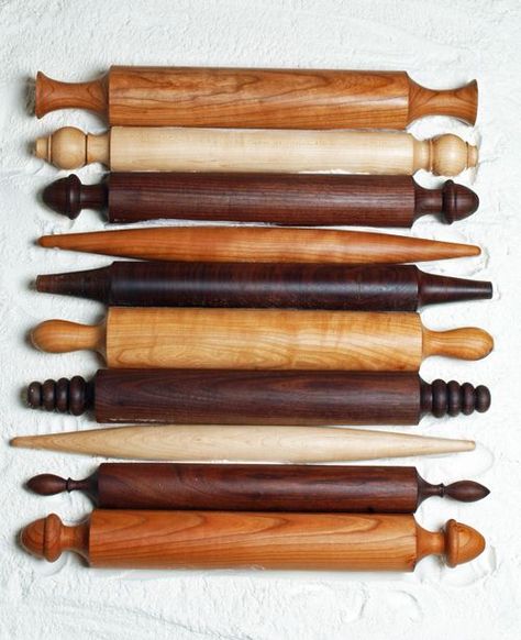 FGmarket.com | Vermont Rolling Pins: Not Your Grandma’s Rolling Pin #rollingpin #Vermont #kitchen #VermontRollingPins Deco Champetre, Lathe Projects, Cool Wood Projects, Rolling Pins, Kitchen Vintage, Wood Turning Projects, Antique Kitchen, Wooden Utensils, Ideas Vintage