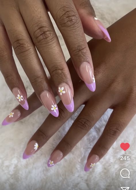 Summer Nails Lilac Design, Girly Acrylic Nails Almond, Purple French Tip Nails Almond Short, Short Almond Gel Nails Ideas, Simple Purple Almond Nails, Light Purple Nails With White French Tip, Nail Ideas Oval, Dope Nail Designs Almond Short, Soft Girl Nail Ideas