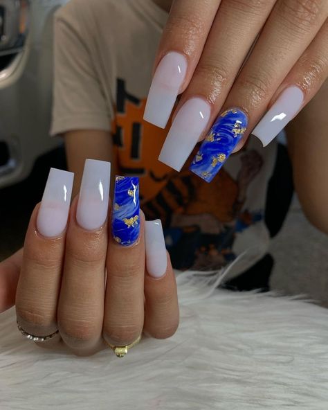 Blue And Clear Acrylic Nails, Birthday Nails Blue And White, Short Square Acrylic Nails Designs Blue, Short Nail Set Blue, Blue Bday Nails, Cute Acrylic Nail Designs Medium Length, Acrylic Nails Blue Short, Royal Blue And White Acrylic Nails, Short Birthday Nails Acrylic