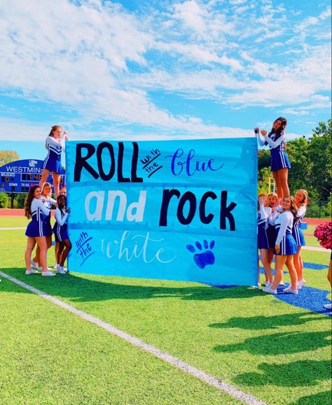 Run Through Signs, Volleyball Signs, High School Posters, Spirit Posters, Game Signs, School Spirit Posters, Cheerleading Coach, Homecoming Posters, Football Run