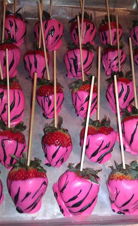 Zebra strawberries Mcbling Theme Party, Y2k Birthday Decorations, Mcbling Party Decor, Y2k Party Cake, Zebra Strawberries, Jersey Shore 21st Birthday, Trashy Birthday Party Ideas, Mcbling Birthday Cake, Brats Birthday Theme