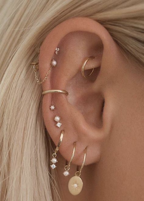 Second Piercings, Ear Stacks, Minimalist Ear Piercings, Unique Ear Piercings, Ear Peircings, Curated Ear, Cool Ear Piercings, Pretty Ear Piercings, Cute Ear Piercings