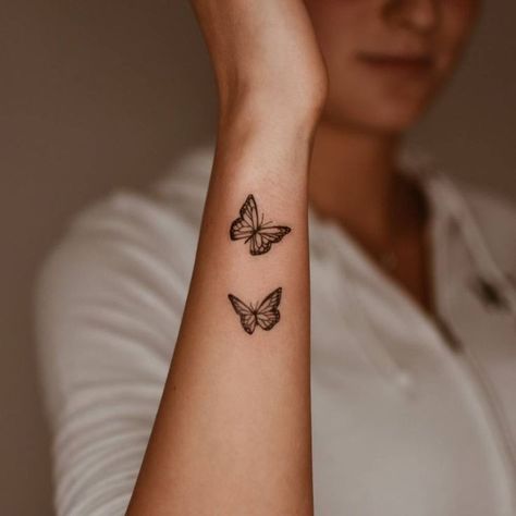 Monarch Butterfly Tattoo, Simple Butterfly Tattoo, Butterfly Tattoos On Arm, Butterfly Hand Tattoo, Butterfly Wrist Tattoo, Butterfly Tattoo Meaning, Small Butterfly Tattoo, Butterfly Tattoos For Women, Cute Small Tattoos