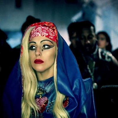 Gaga, "Judas" music video. Lady Gaga Photoshoot, Lady Gaga Judas, Judas Lady Gaga, Lady Gaga The Fame, Lady Gaga Outfits, High Class Fashion, Lady Gaga Pictures, Shes Perfect, Double Life