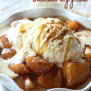 These Easy Baked Apples are the perfect fall treat! Top them off with a scoop of vanilla ice cream and a drizzle of caramel for a truly heavenly dessert! Belle Of The Kitchen, Easy Baked Apples, Smores Dip, Cookies Healthy, S'mores, Apple Desserts, Baked Apples, Vanilla Ice, Fruit Recipes