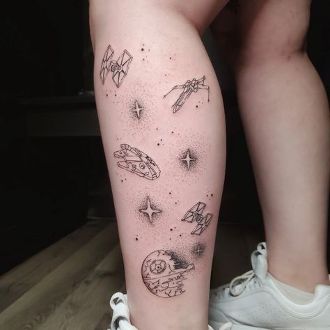 Minimalist Star Wars Tattoo, Halsey Tattoo, Minimalist Star Wars, Star Wars Tattoo Sleeve, Flower Thigh Tattoos, Star Wars Painting, Funky Tattoos, Dragon Tattoo For Women, Small Pretty Tattoos