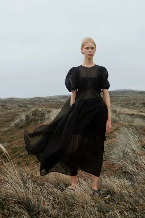 Organza Gowns, Wearables Design, Cecilie Bahnsen, Moda Paris, Vogue Germany, Vogue Paris, Luxury Outfits, Paris Fashion, Paris Fashion Week