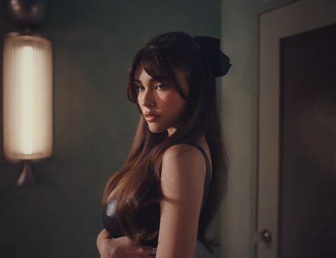 Madison Beer Bangs, Madison Beer Body, Beer Wallpaper, Madison Beer Hair, Beer Pictures, Beer Photos, Isabelle Lightwood, Her Campus, Old Singers