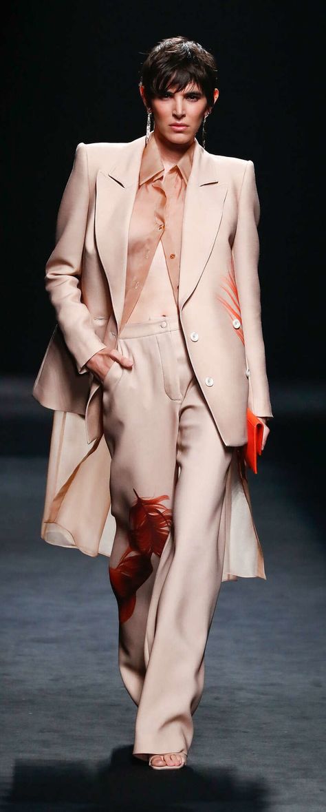 Isabel Sanchis Spring 2024 RTW Isabel Sanchis, I Am Yours Isabel Larosa, I'm Yours Isabel Larosa, Favorite Song Isabel Larosa, Isabel Sanchis 2022, Isabel Marant Ss23, Spanish Fashion, Fashion Design