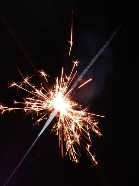 Fire Crackers Diwali Video, Happy Diwali Crackers, Crackers Pic Diwali, Diwali Sparkles Photography, Diwali Firecrackers Aesthetic, Firecracker Crackers, Diwali Crackers, Dark Fireworks Aesthetic, Best Romantic Song Lyrics