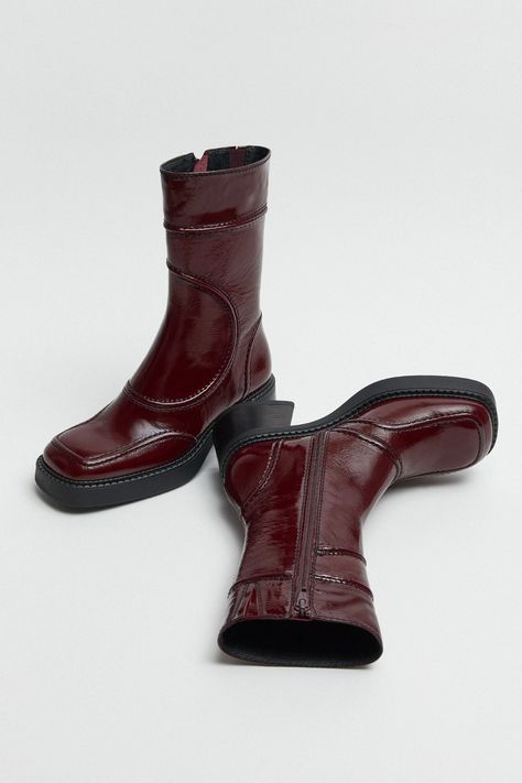 Winter Boots 2024, Winter Shoes 2024, Miista Boots, Burgundy Ankle Boots, Shoes For Winter, Miista Shoes, Stylish Winter Boots, Burgundy Boots Ankle, Boots Outfit Ankle