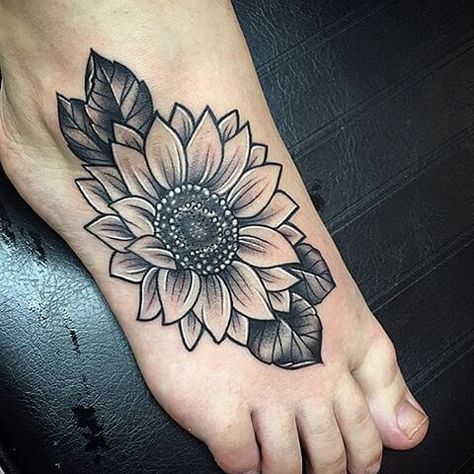 Sunflower Foot Tattoos, Foot Tattoo Ideas, Sunflower Tattoo Thigh, Sunflower Tattoo Sleeve, Sunflower Tattoo Shoulder, Lady Bug Tattoo, Tattoo Henna, Foot Tattoos For Women, Sunflower Tattoos