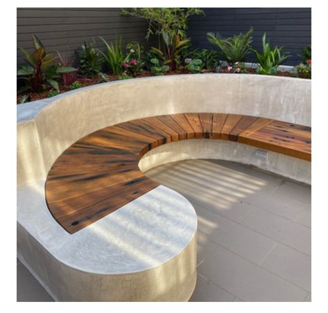 Outdoor Concrete Bench Seating, Curved Outdoor Bar, Sunken Outdoor Fire Pit, Gabion Seating, Curved Outdoor Benches, Backyard Deck Ideas, Creative Backyard, Sunken Patio, Exterior Fireplace