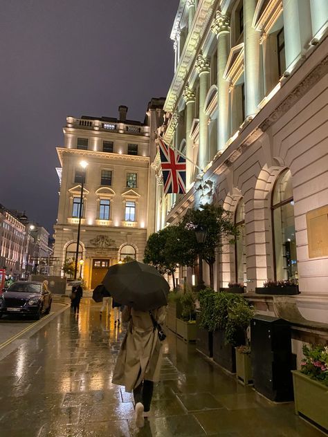 Rich London Aesthetic, Rainy London Aesthetic, London Night Aesthetic, Rainy London, Extreme Fitness, London At Night, London Weather, Rich Rich, Aesthetic London