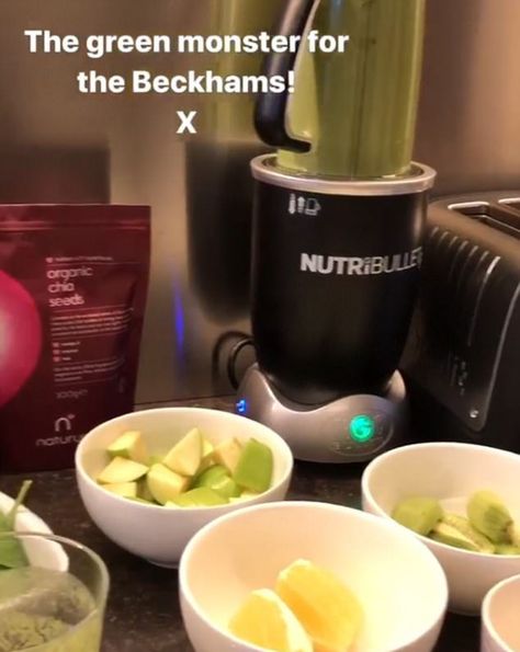 Victoria Beckham Shares Exactly What Her Family Eats For Breakfast Victoria Beckham Diet, Alkaline Diet Plan, Alkaline Diet Benefits, Green Monster Smoothie, Clean Eating Diet Plan, Drinking Vinegar, Family Breakfast, Diet Breakfast, Family Eating