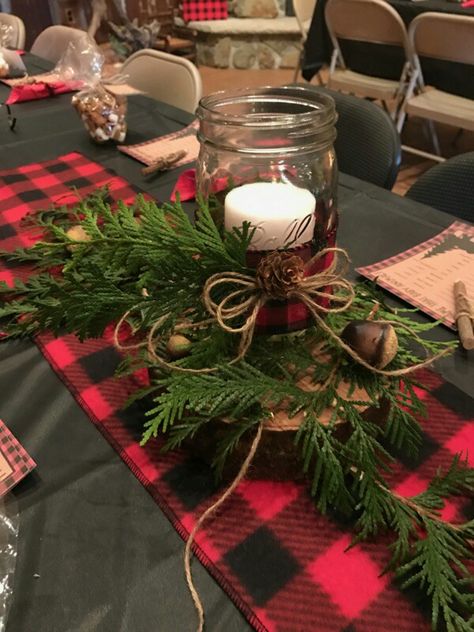 Lumberjack baby shower center peices Natal Country, Rustic Winter Decor, Jul Diy, Buffalo Check Christmas, Country Christmas Decorations, Buffalo Plaid Christmas, Farmhouse Christmas Decor, Noel Christmas, Christmas Centerpieces