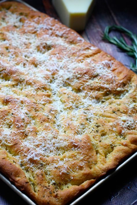 Salt Bread, Foccacia Bread, Law Carb, Rosemary Bread, Fingerfood Party, Focaccia Bread, After 3, Quick Snacks, Bread Rolls