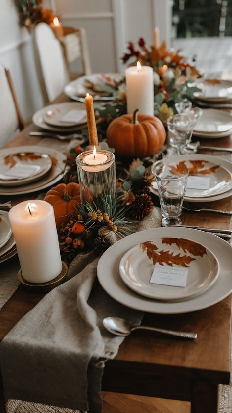 Create a stunning autumn table setting with rustic and elegant wedding up ideas Decorate your round table with dollar tree autumn dinner setting inspiration for a beautiful and casual dining room Fall Table Ideas, Fall Ambiance, Table Settings Ideas, Dinner Party Settings, Dinner Setup, Autumn Dinner, Thanksgiving Plates, Round Table Decor, Table Setting Ideas