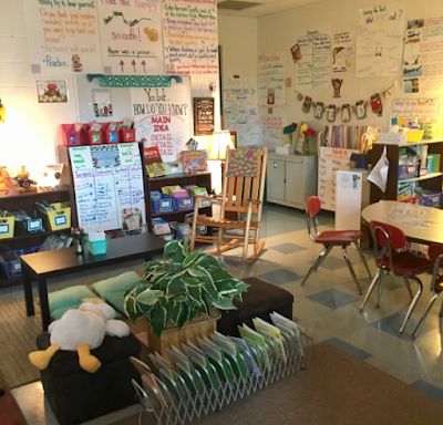 Literacy Loving Gals: A Quick Peek: My RtI Reading Room 2000s Classroom Aesthetic, Teaching Aesthetic Elementary, Theater Classroom Ideas, Teacher Core Aesthetic, Cute Classroom Ideas Highschool, Teacher Ideas For Classroom, Kindergarten Teacher Aesthetic, Career Moodboard, Elementary Teacher Aesthetic