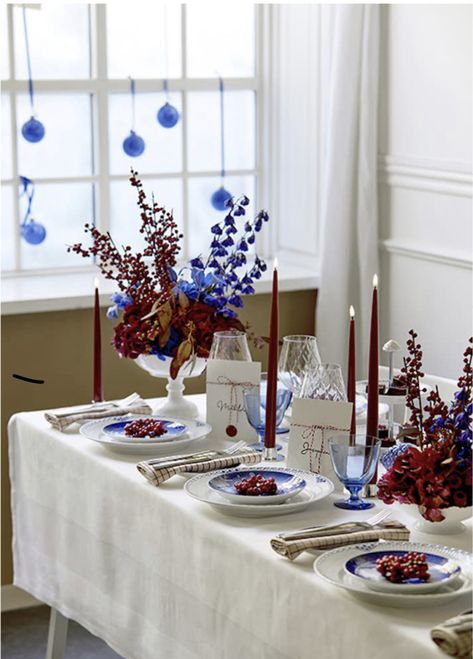 Blue And Red Christmas Table Setting, Blue Holiday Tablescape, Blue White Christmas Table, Christmas Table Blue And Silver, Blue Christmas Table Decor, Blue Christmas Table Setting, Scandinavian Christmas Table, Blue Christmas Table, Red Table Settings