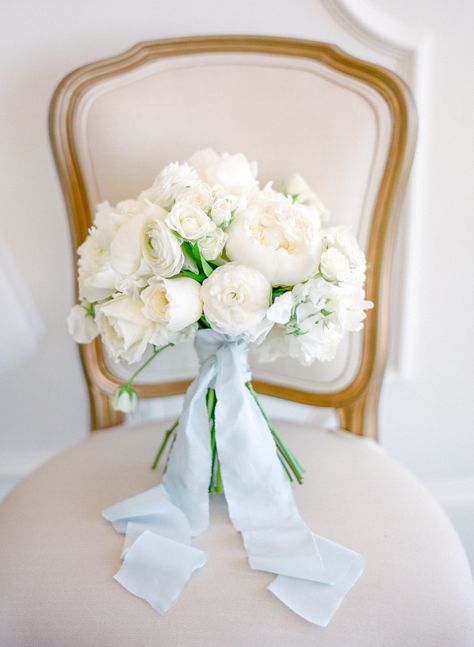 Ivory, peony and ranunculus wedding bouquet: http://www.stylemepretty.com/2016/12/15/the-best-bouquets-of-2016/ Photography: Michael and Carina - http://www.michaelandcarina.com/ Ranunculus Wedding Bouquet, Wedding Reveal, Ranunculus Wedding, White Peonies Bouquet, Bridesmaid Bouquet White, Bridal Bouquet Peonies, Peony Bouquet Wedding, Light Blue Wedding, Bridal Bouquet Flowers