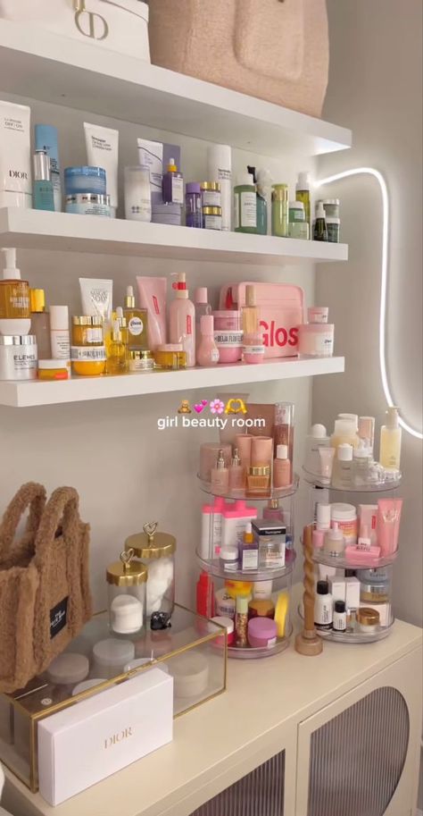 Essentials Wishlist, Trendy Skincare, Vanity Inspo, Girly Bathroom, Tanning Products, Preppy Room Decor, Vanity Organization, Girly Room, Skincare Organization