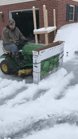 via GIPHY Cardboard Tv, Atv Snow Plow, Homemade Snow, Pll Funny, Funny Photoshop Pictures, Diy Snow, Funny Photoshop, Snow Art, Amazing Gifs