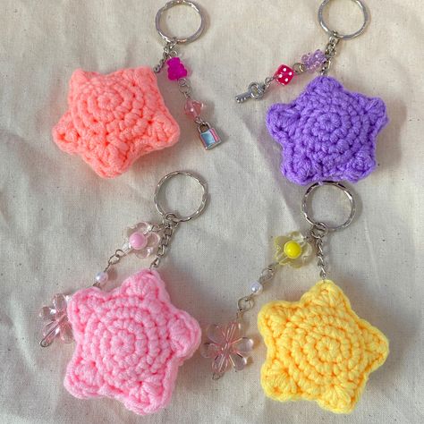 DM @/ shop.moonyco to order<3 #crochet #stars #crocheting Crochet Star Charm, Tiny Things To Crochet, Star Keychain Crochet, Crochet Mini Star, Crochet Star Keychain, Crochet Craft Fair, Star Crochet, Star Tutorial, Crochet Star