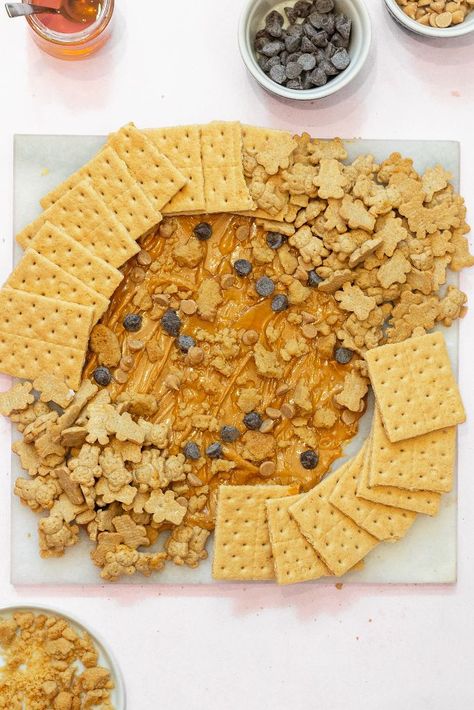 Peanut Butter Board, Butter Mixes, Butter Boards, Flavored Butter Recipes, Peanut Butter Brands, Butter Board, Cinnamon Honey Butter, Peanut Butter Honey, Peanut Butter Desserts