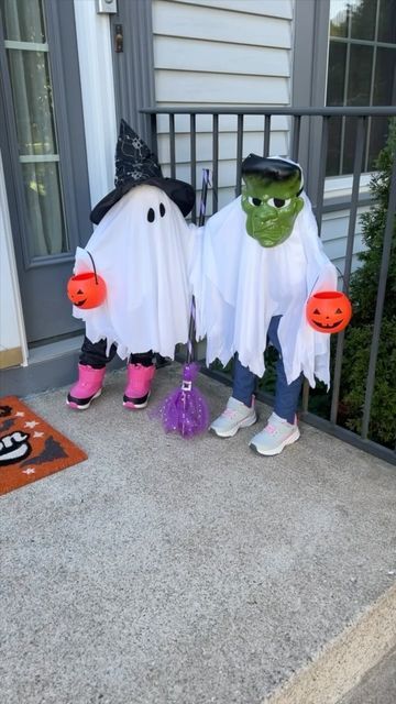 Ghost With Pool Noodle, Diy Halloween Decorations Outdoor Pool Noodles, Pool Noodle Ghost, Pool Noodle Ghost Kids, Diy Halloween Candles Pool Noodles, Pool Noodle Halloween, Noodles Ideas, Dollar Tree Halloween, Halloween Decorations Diy Outdoor