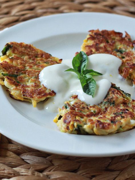 Summer Squash Fritters, Crookneck Squash Recipes, Yellow Crookneck Squash, Crookneck Squash, Squash Fritters, Baked Squash, Fritter Recipes, Cooking With Olive Oil, Yellow Squash