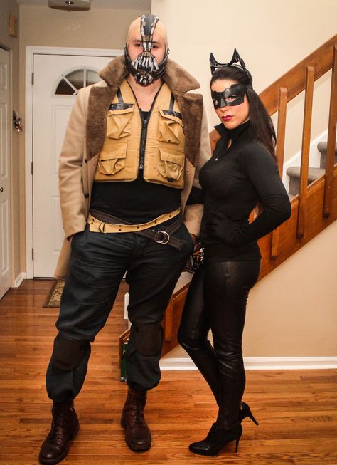 Couples Halloween Costume: Bane and Catwoman! No one steal this please me and chad have been planning for months lol Batman And Catwoman Costumes, Bane Costume, Catwoman Halloween Costume, Batman Halloween, Couples Halloween Costume, Catwoman Cosplay, Classic Halloween Costumes, Couple Costumes, Duo Halloween Costumes