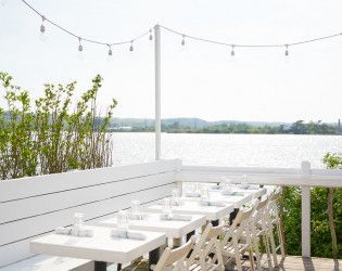 TheVenueReport-TheSurfLodge-douglasLyleThompson-04 Surf Lodge Montauk, Montauk New York, Long Island Railroad, Surf Lodge, New England Style, River House, Mediterranean Style, Out And About, Upcoming Events