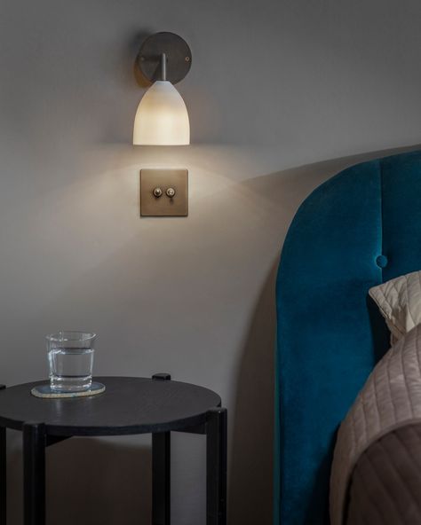 3 bedside lighting ideas to try this autumn 💡🍂 1. Swap lamps for wall lights to save space on your bedside table and add a light switch by the headboard for extra convenience 2. Create a focal point in larger rooms with statement ceiling pendants suspended over your bedside tables 3. If you’re renting or don’t fancy undertaking a full rewire, try plug-in wall lights if you like the idea of having more bedside table space 📷 @7am_creative, @hok.living, @amazingtelly #decortips #bedsidelamp... Bedside Lighting Ideas, Statement Ceiling, Designer Light Switches, Light Switches And Sockets, Plug In Wall Lights, Light Switches, Bedside Lighting, Plug Socket, Bedside Tables